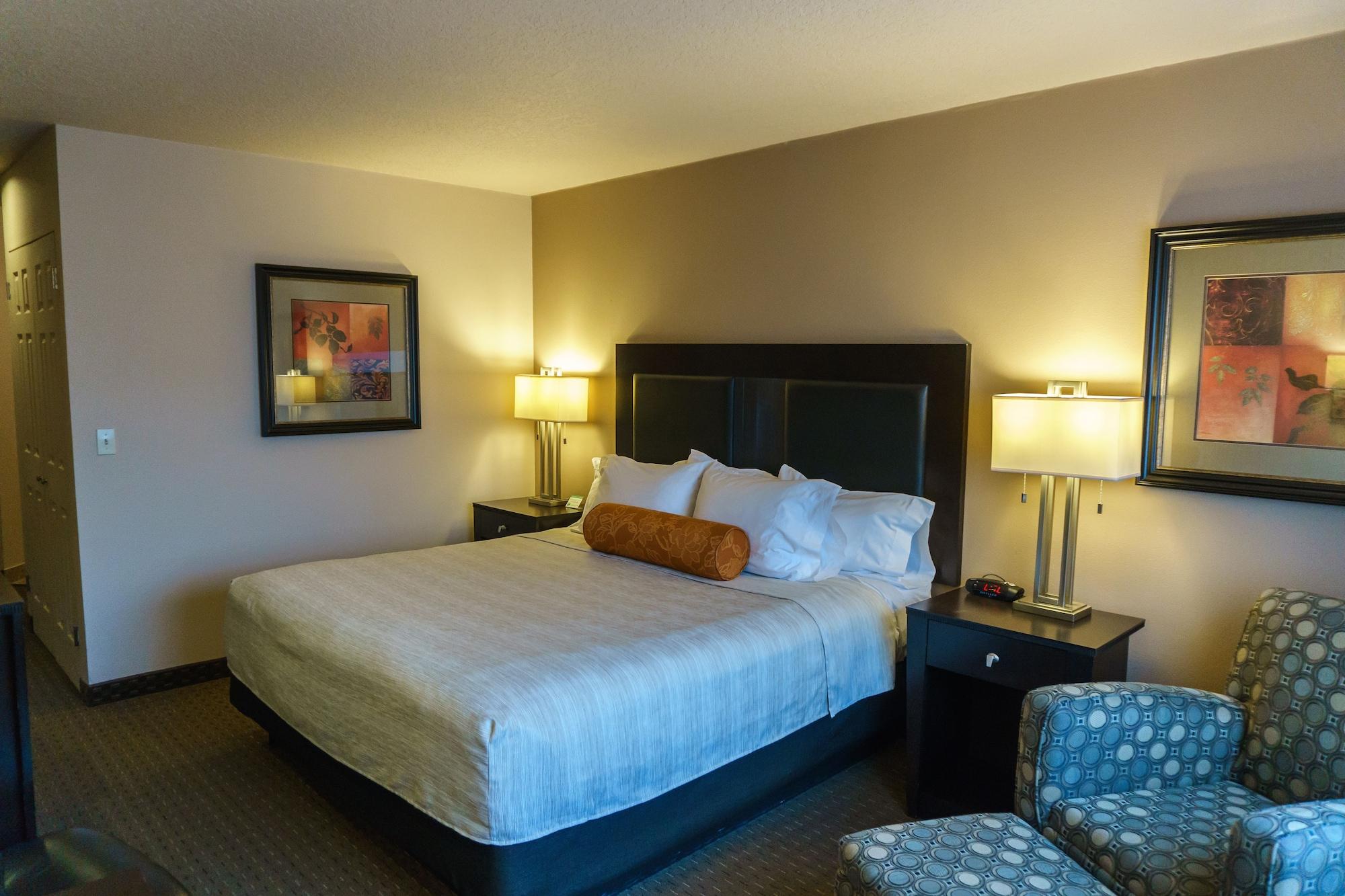 Hotel Monarch & Conference Center