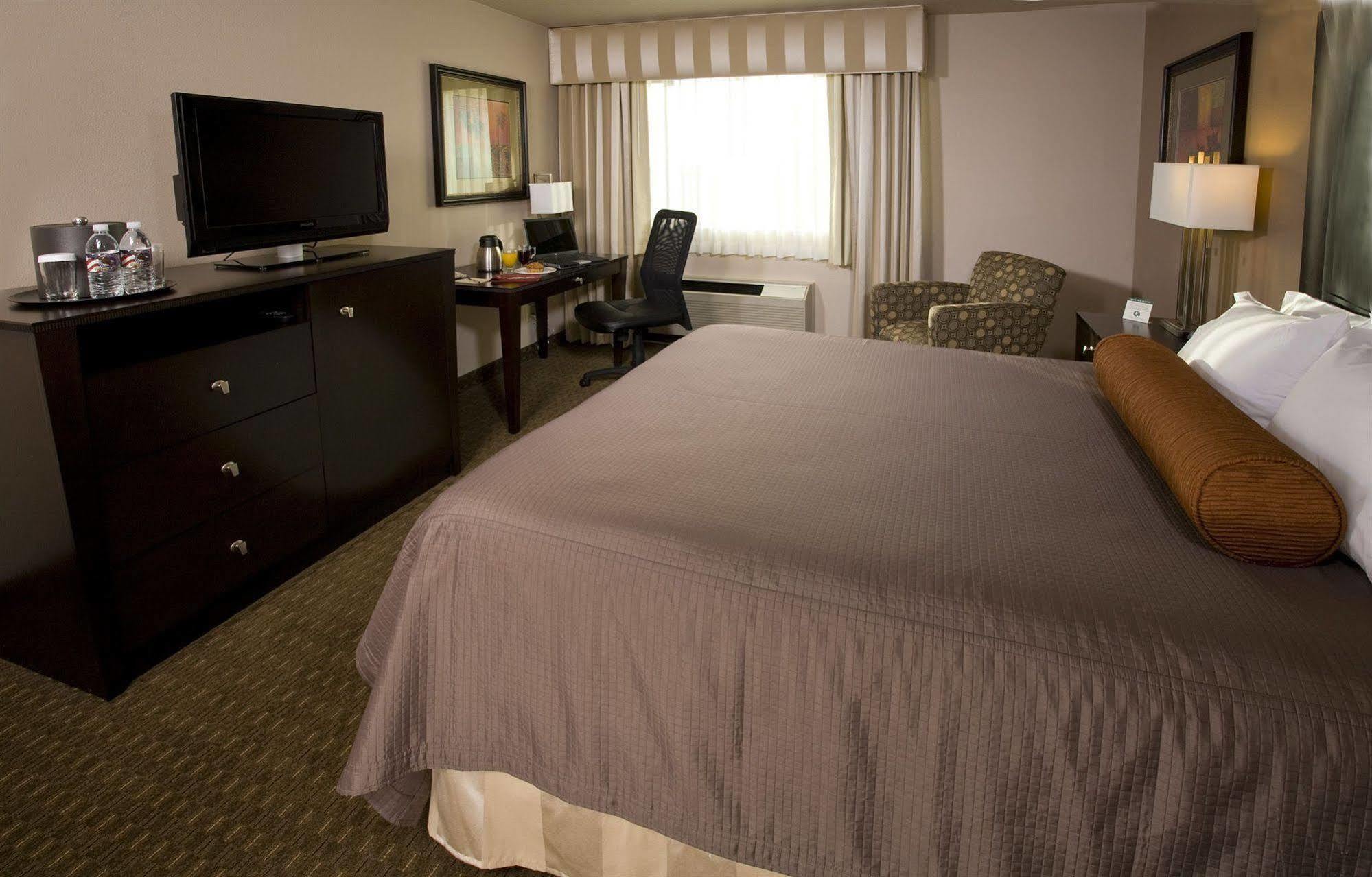 Monarch & Conference Center 3* Clackamas